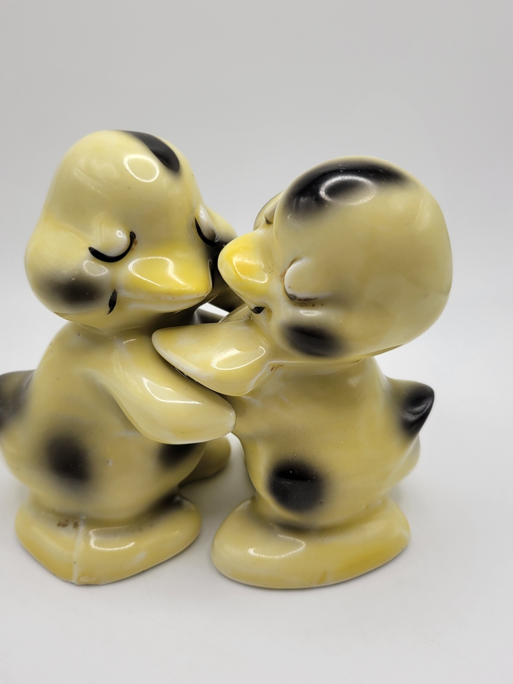 Vintage Van Tellingen Huggers Salt and Pepper Shakers Hugging Ducks 3.75" Tall